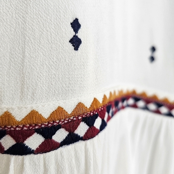 Torrid Embroidered Ivory Crepe Rayon Dolman Blouse Top Sz 3X NWT - Picture 9 of 15